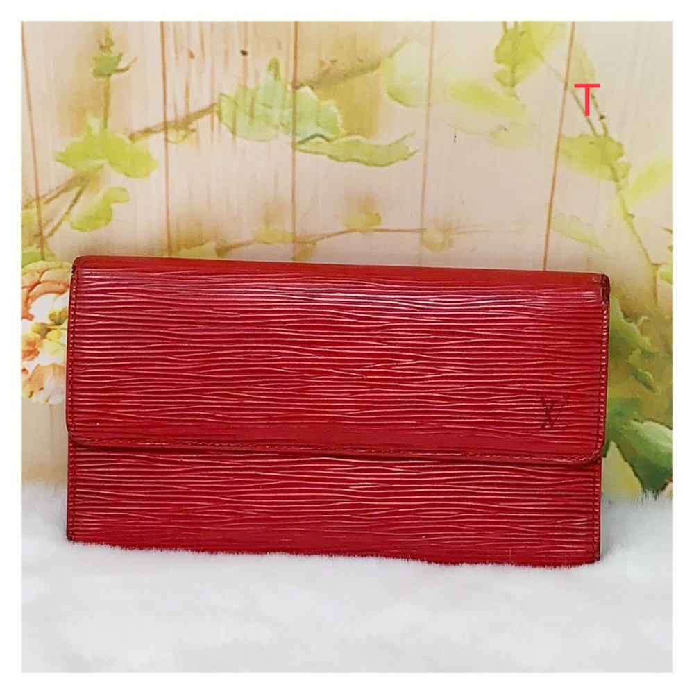 Authentic Louis Vuitton Epi International Wallet